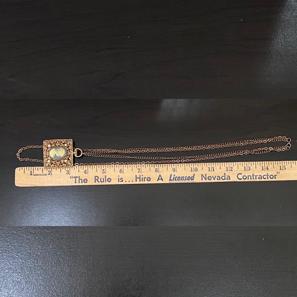 Vintage Unsigned Victorian Lady Cameo Pendant Necklace - Picture 12 of 15